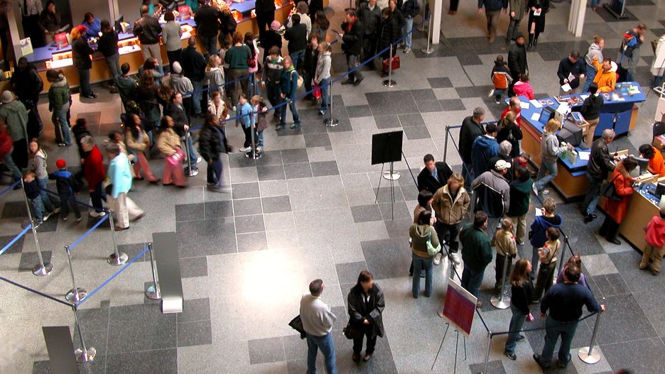 W Noc Muzeów w najciekawszych i najbardziej atrakcyjnych miejscach ustawiają się wielkie kolejki