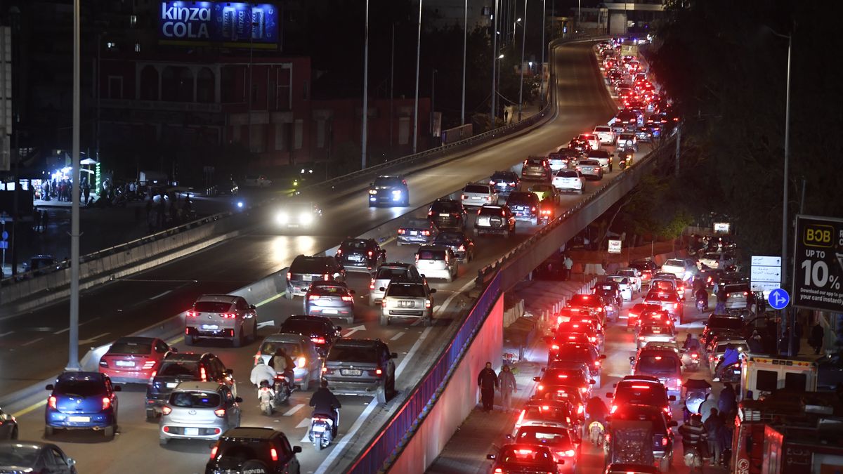 Libańczycy uciekają z domów.