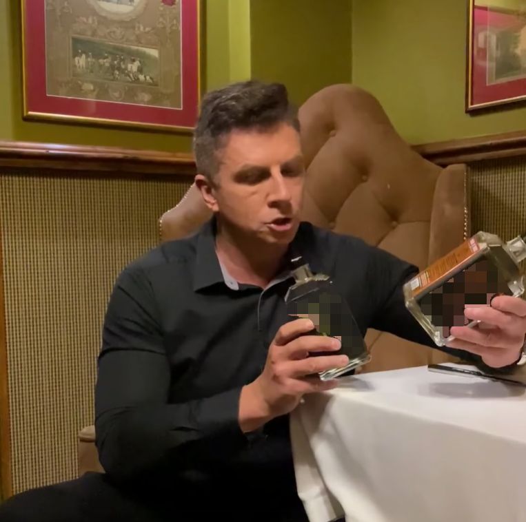 Mateusz Borek w reklamie wódki Wychowana w Luksusie 