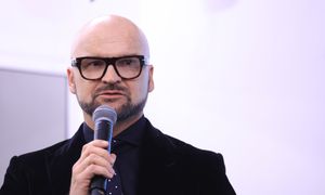 Miliardy zł przychodów i "groszowy" podatek. Brzoska grzmi