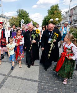 Tłumy ludzi w Częstochowie. Zaczyna się szczyt