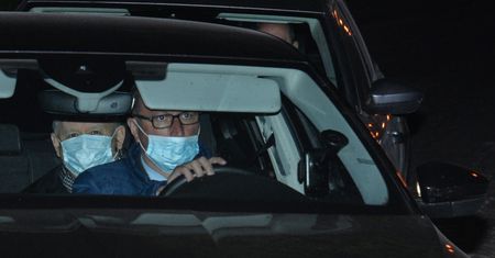 Tajniacy i ochroniarze przed domem Kaczyńskiego. "Tam musi się czaić poważne zagrożenie"