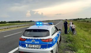 Świebodzin. Blisko tragedii na S3. Dwie osoby jechały rowerem drogą ekspresową