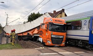 Zderzenie tira z pociągiem w Gdańsku. Są zarzuty dla Bośniaka