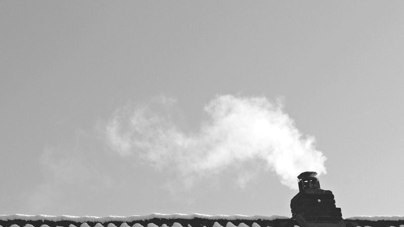 komin dym smog
