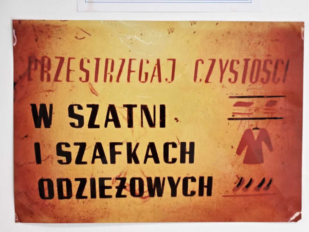 Osoby, które pamiętają czasy PRL-u, zwiedzając wystawy będą miały na pewno mieszane uczucia