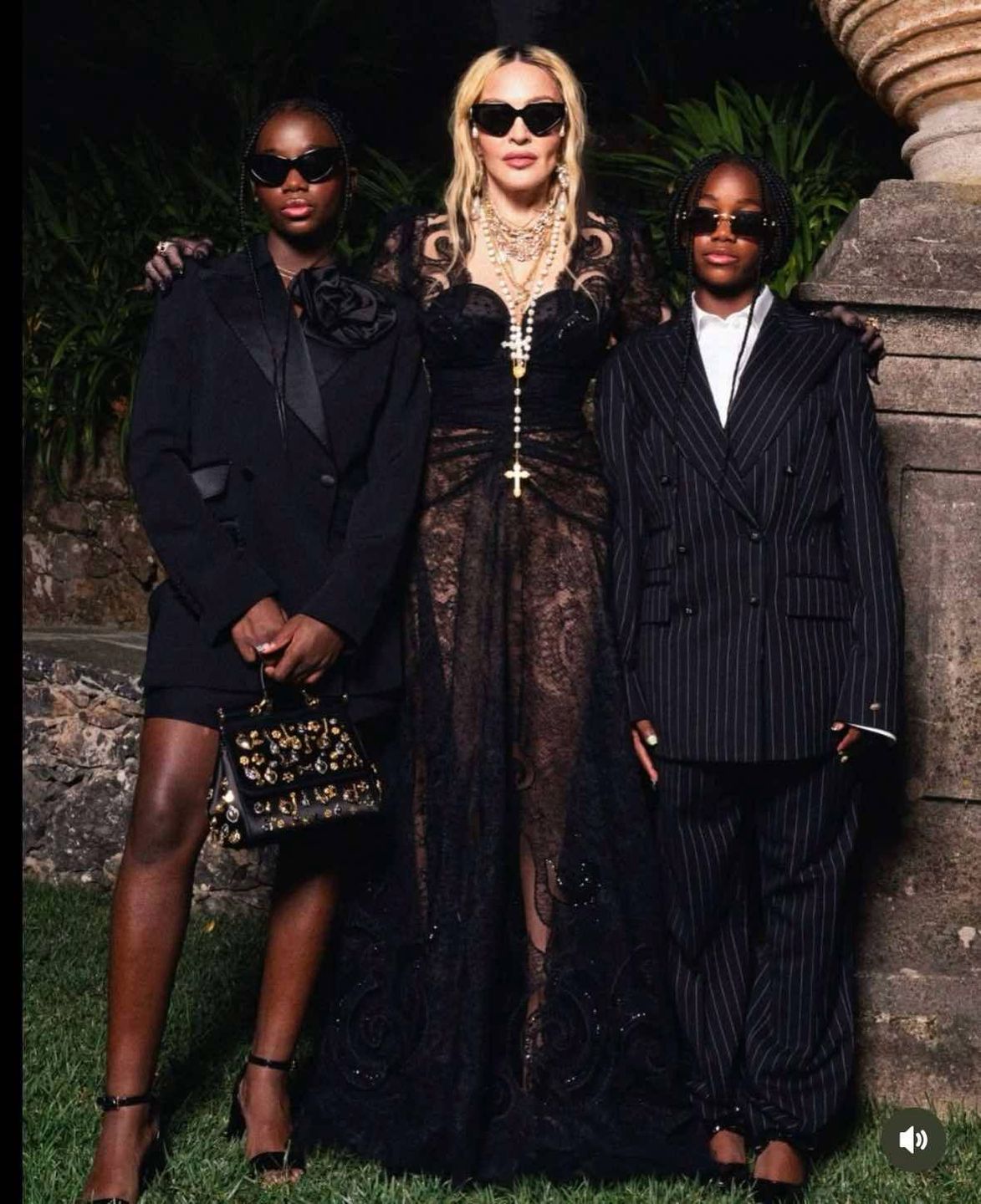 Madonna celebruje Dzień Matki fotografiami z pociechami