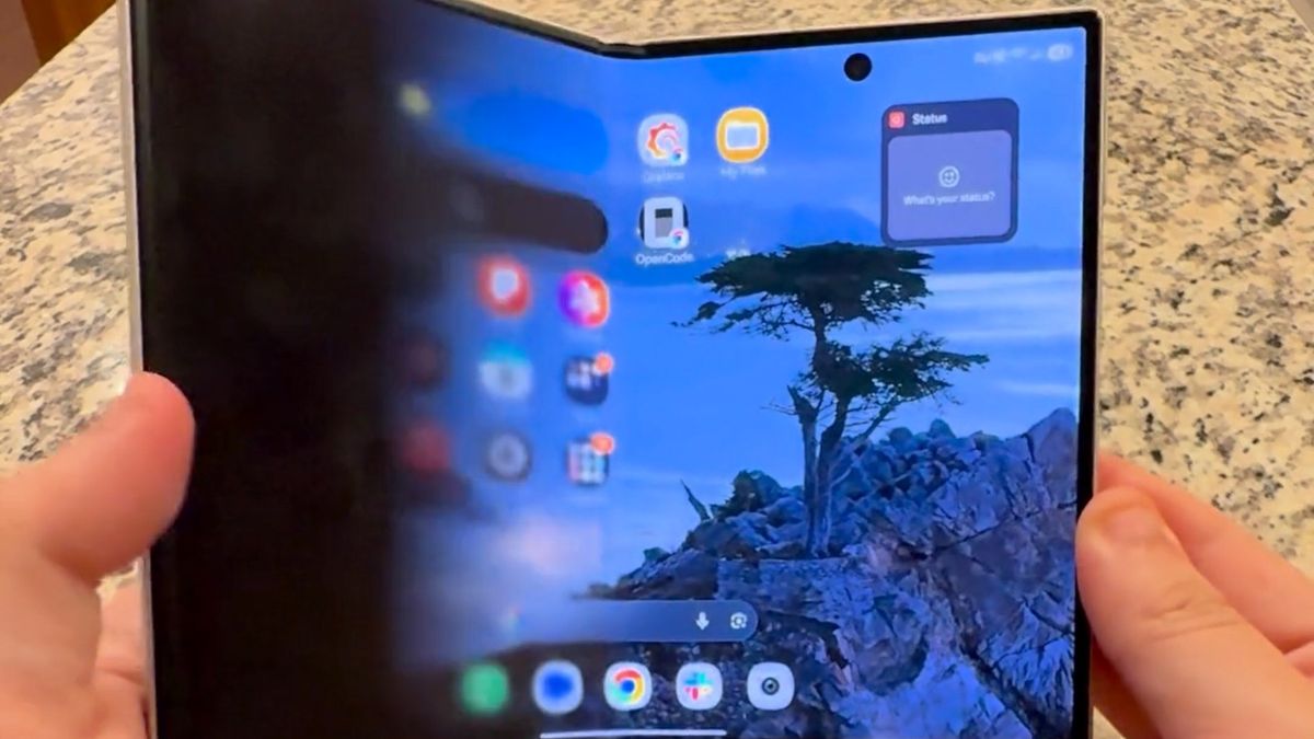 Animacja składania ekranu w Samsung Galaxy Z Fold 8