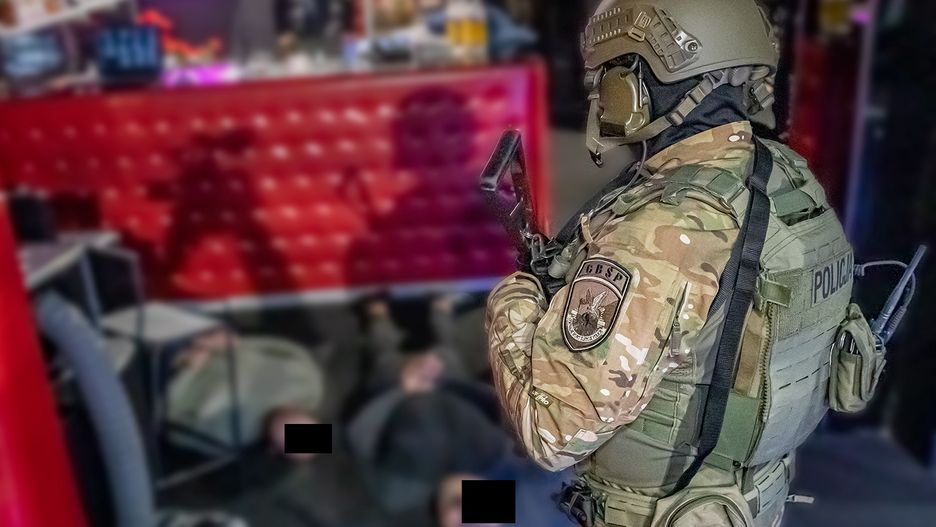 CBŚP zatrzymała 15 osób podejrzanych o udział w grupie przestępczej