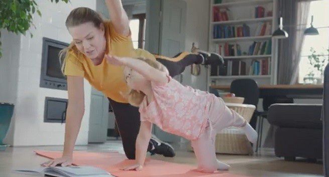 Tamara Arciuch z Bartłomiejem Kasprzykowskim zachęcają do czytania (wideo)