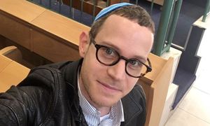 Jego ojciec przeżył Holocaust. Artysta ocenia, co robi Izrael