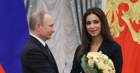 Rosjanie chcą mieć własną sieć Zara. Stoi za nią piosenkarka wspierająca Putina