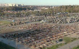 Cmentarze zapełniają się coraz szybciej. "Słyszałem, że w mniejszych miastach jest problem"