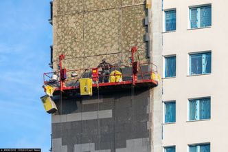 Setki tysięcy domów w Polsce będzie musiało być ocieplonych. Wymóg UE