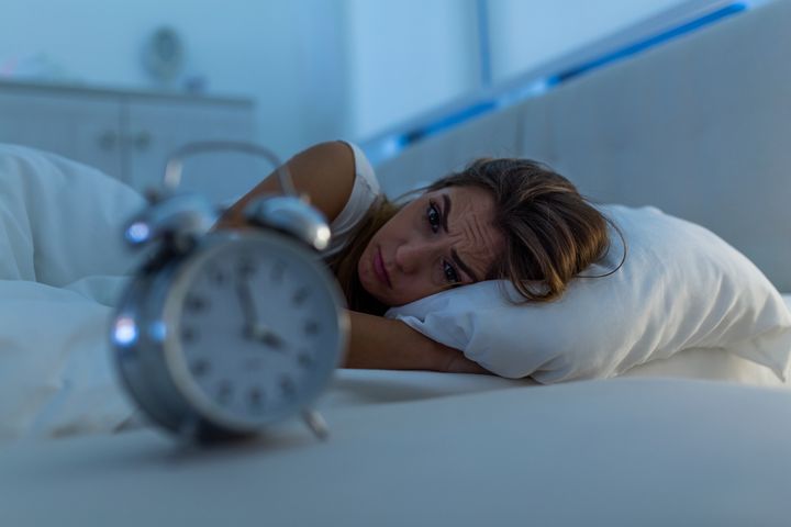 Zaburzenia snu, w tym trudności z zasypianiem, w większości przypadków mają podłoże emocjonalne i wywołane są napięciem nerwowym