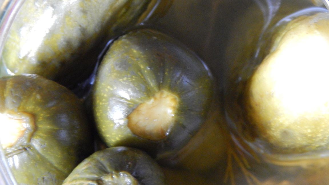 Oto co się stanie, jeśli przez tydzień będziesz pić sok z kiszonych ogórków (WIDEO)