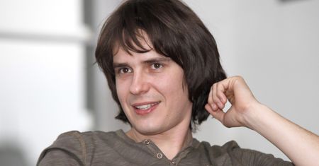 Łukasz Dziemidok był gwiazdą "Pierwszej miłości". Wyjechał z Polski i aktorstwo zeszło na drugi plan. Co dziś u niego słychać?