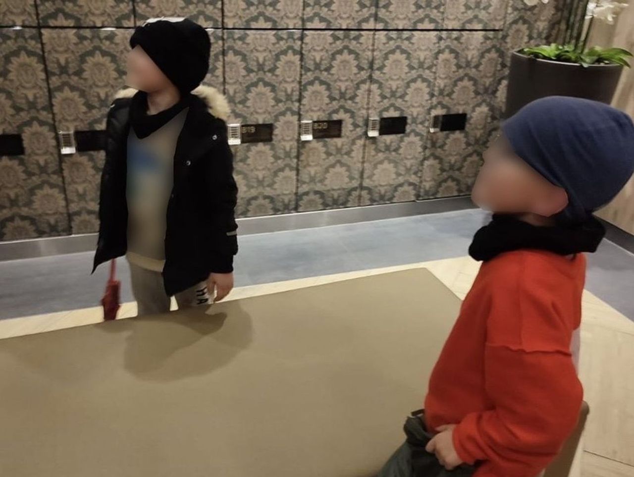 Kraków: Dwóch 6-latków nagle zniknęło z placu zabaw