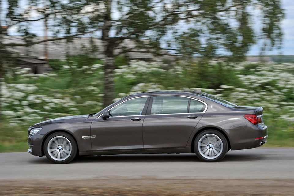 BMW serii 7 na rok 2013 - megagaleria niemieckiego okrętu flagowego 59
