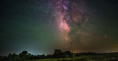 Zobacz, jak Ziemia obraca się względem Drogi Mlecznej na świetnym timelapsie