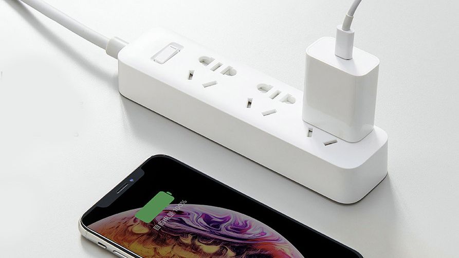 Apple nie daje ładowarki do iPhone'a 12, więc Xiaomi zrobiło tanią ładowarkę do iPhone'a 12 1