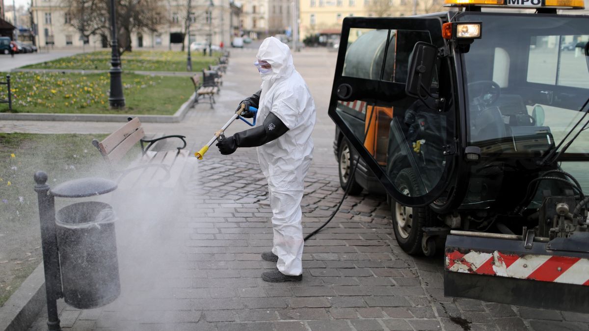 W Polsce zużywa się coraz więcej płynów do dezynfekcji - problemem jest jednak ich dostępność w mniejszych opakowaniach