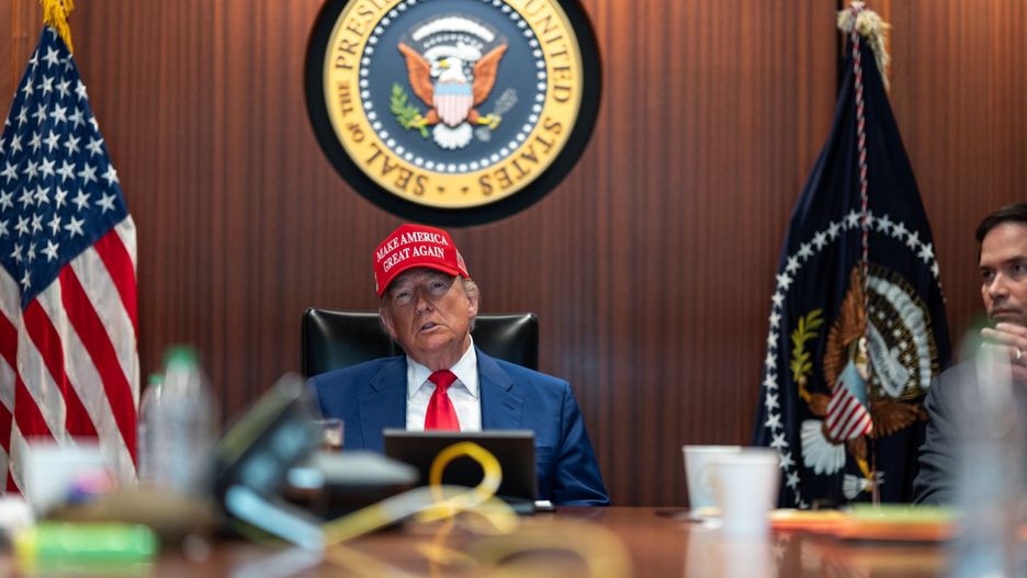 "Połączcie mnie z Bibim". Kulisy negocjacji pokojowych Trumpa