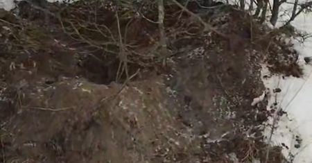 "Widać bardzo głębokie wykopy". Odkrył to na terenie Nadleśnictwa Pułtusk