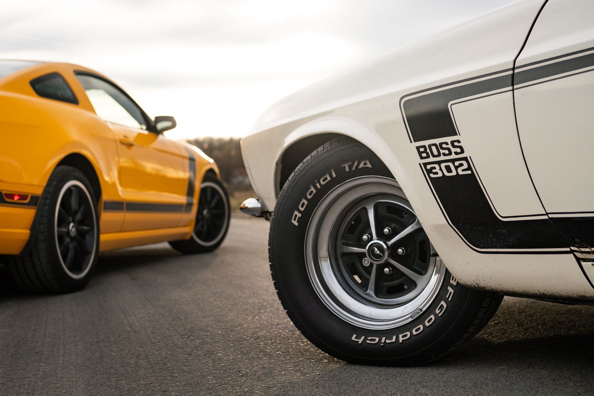 Ford Mustang Boss 302 z 1969 i 2013 r.