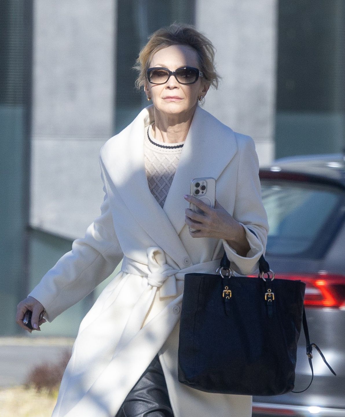 Beata Ścibakówna walczy z wiatrem i  łamie przepisy drogowego