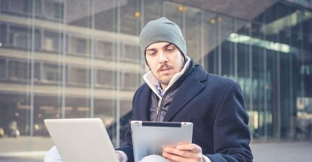 Potrzebujesz laptopa do pracy? Dostaniesz go za mniej niż 500 zł
