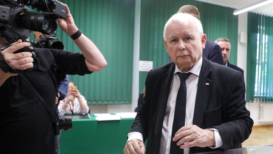 Jarosław Kaczyński podczas głosowania w wyborach do PE