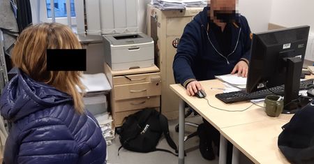 Warszawa. Pijana spowodowała kolizję. Mieszkańcy zapobiegli tragedii
