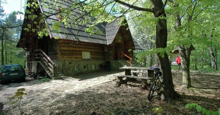 Idealne miejsce na wypoczynek "daleko od szosy". Malownicze wioski, cerkwie i kamienne krzyże