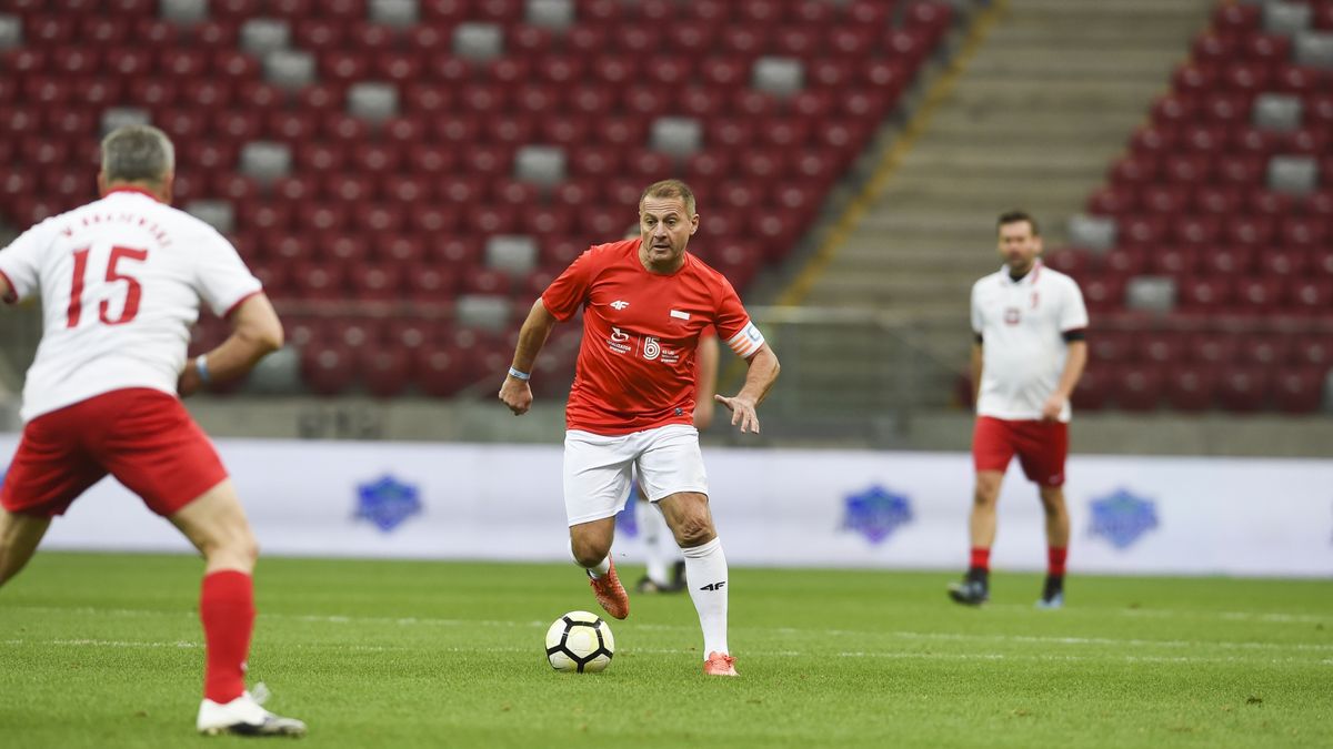 Z boiska piłkarskiego do oktagonu - to kariera Piotra Świerczewskiego!