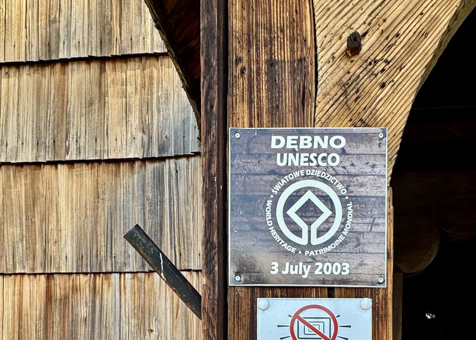 Kościół w Dębnie został wpisany na listę światowego dziedzictwa UNESCO w 2003 roku.