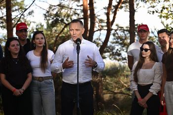 Bezpłatna nauka jazdy w szkołach. Karol Nawrocki zapowiada