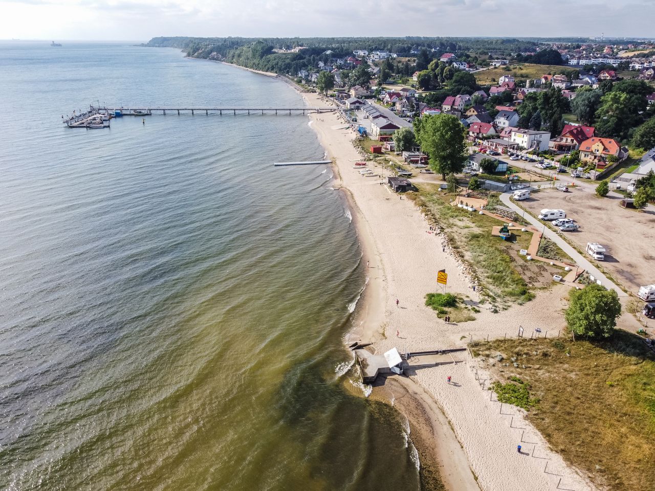 Złota polska jesień nad Bałtykiem. Piękny poniedziałek na wybrzeżu