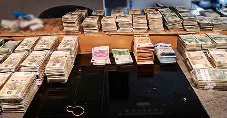 Chciała sprzedać kilka przedmiotów w internecie. Straciła blisko 134 tys. zł