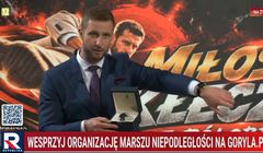 Kłeczek pokazał zegarek, który nazywa się jak słynny kanał TV. "Zakleiliśmy nazwę, żeby KRRiT nie robiła nieprzyjemności"