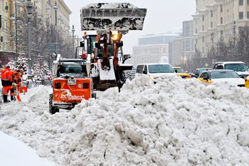 Brak ogrzewania, spanie w kurtkach i butach. Tak wygląda zima w Moskwie