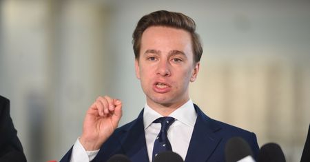 Zarzucił Niedzielskiemu kłamstwo. Bosakowi odpowiedziało MZ