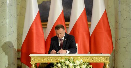 Ewakuacja z Afganistanu. Prezydent podpisał postanowienie o wysłaniu wojska