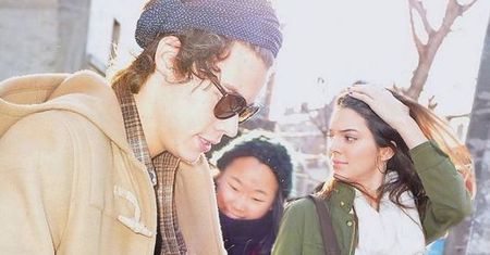 Harry z One Direction NA RANDCE z siostrą Kardashian!