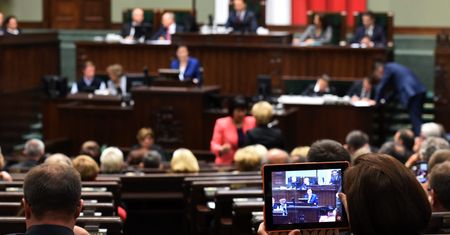 Krocie na strony internetowe posłów. Część z nich nie istnieje