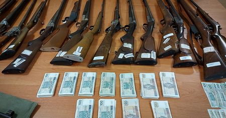 Sukces CBŚP. Gang handlarzy bronią rozbity