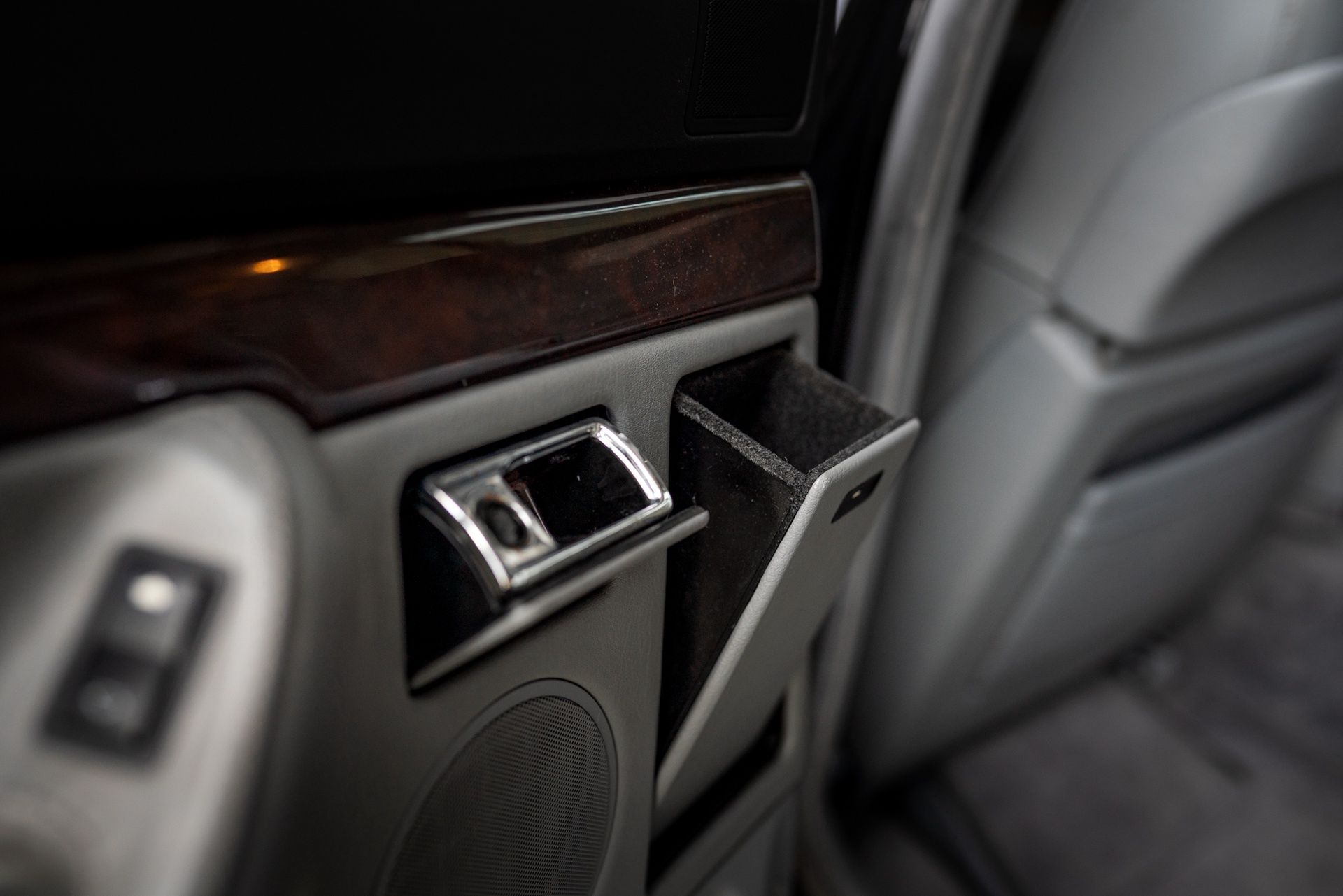 BMW Serii 7 E38