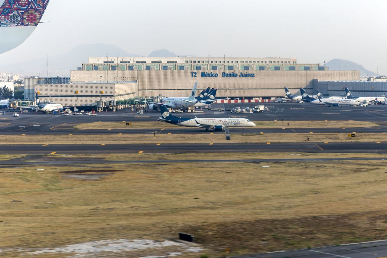 Kapitan samolotu zamknął się w kokpicie. Nietypowy protest w Meksyku