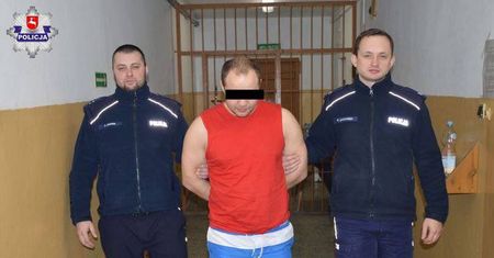 Poprosił o podwózkę, a później chciał ukraść jego auto. Pasażer bił i dusił kierowcę