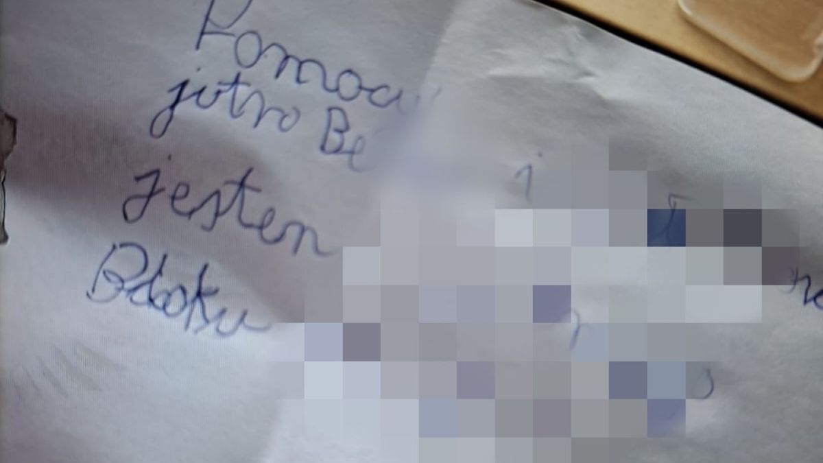 Kartka znajdowała się na zewnętrznym parapecie okna 